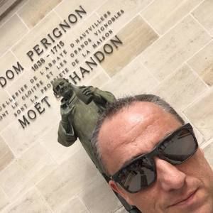 Meet your Posher, Yannick